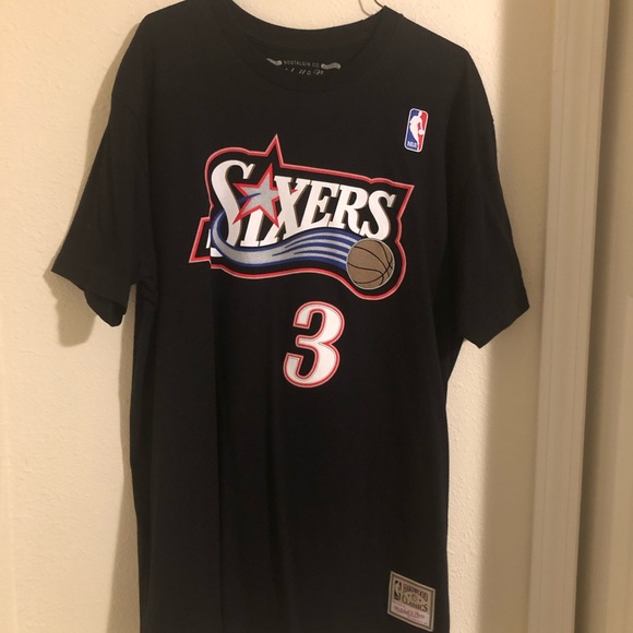 Mitchell & Ness Philadelphia 76ers Allen Iverson Hardwood Classic T-Shirt - Picture 2 of 5